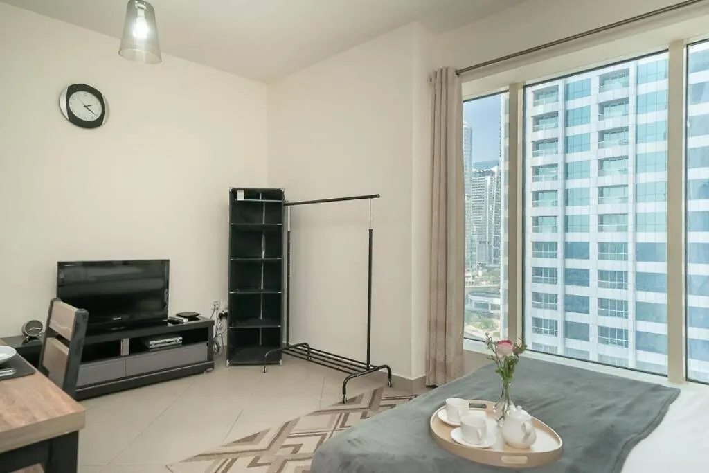 Stonetree - Lake View - Family-Friendly Location Dubai Apartment